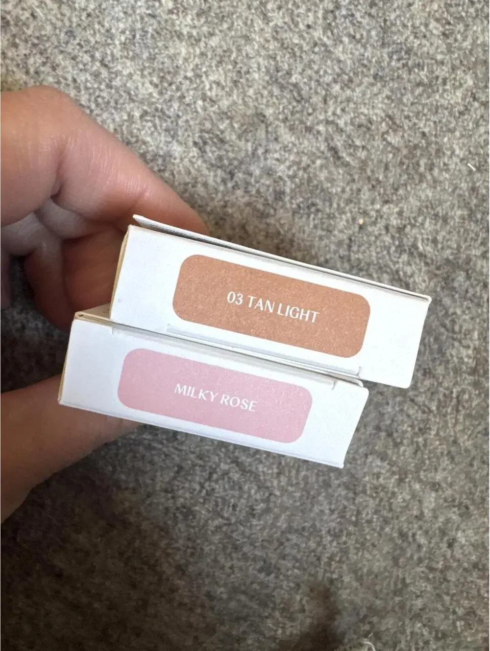 HUDA BEAUTY glowish by